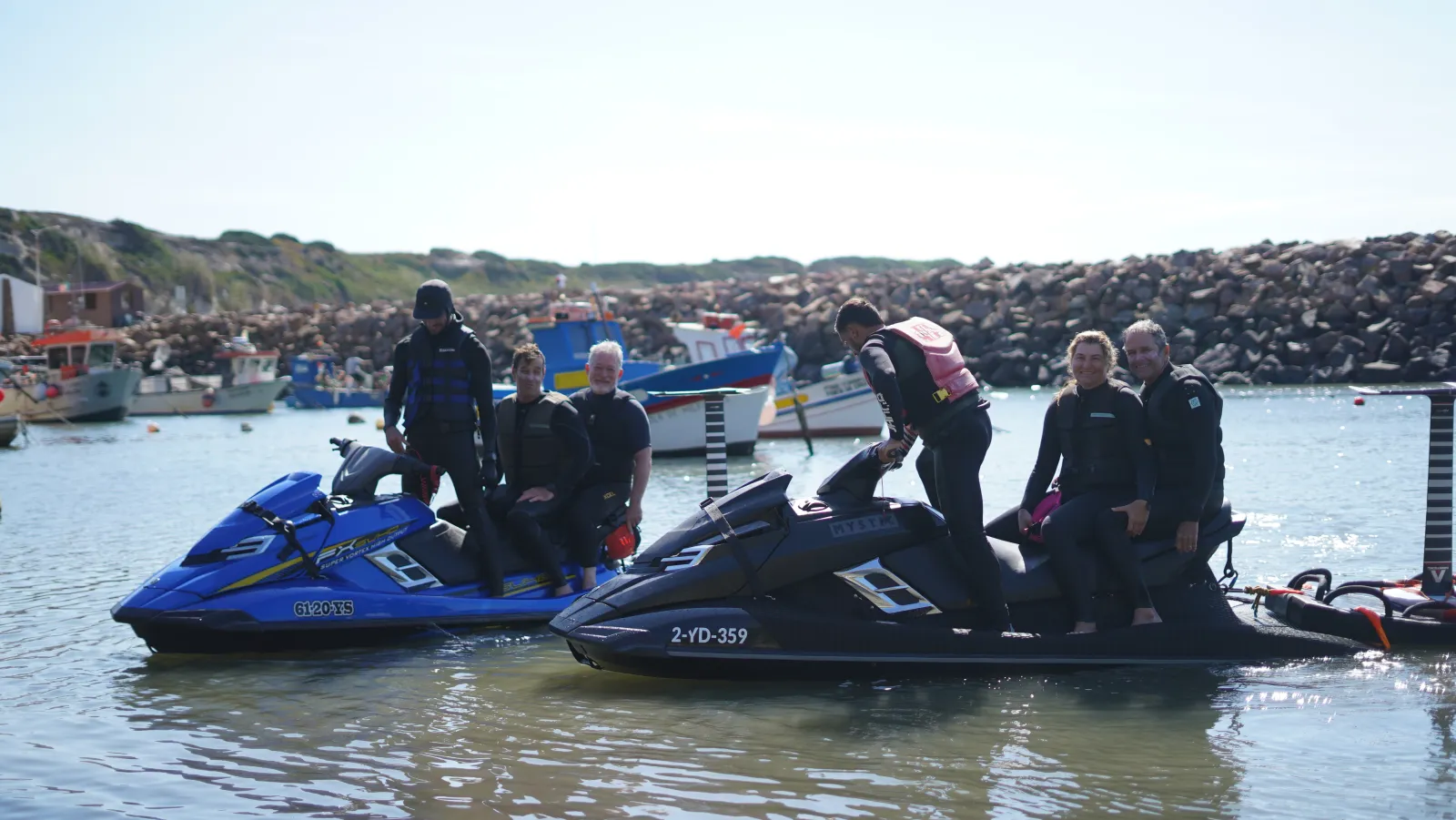 Tutto il gruppo sui due jetski nel porto di Vila Nova de Milfontes